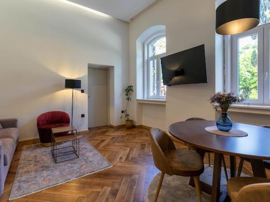 Polai Park Apartments Екстериор снимка