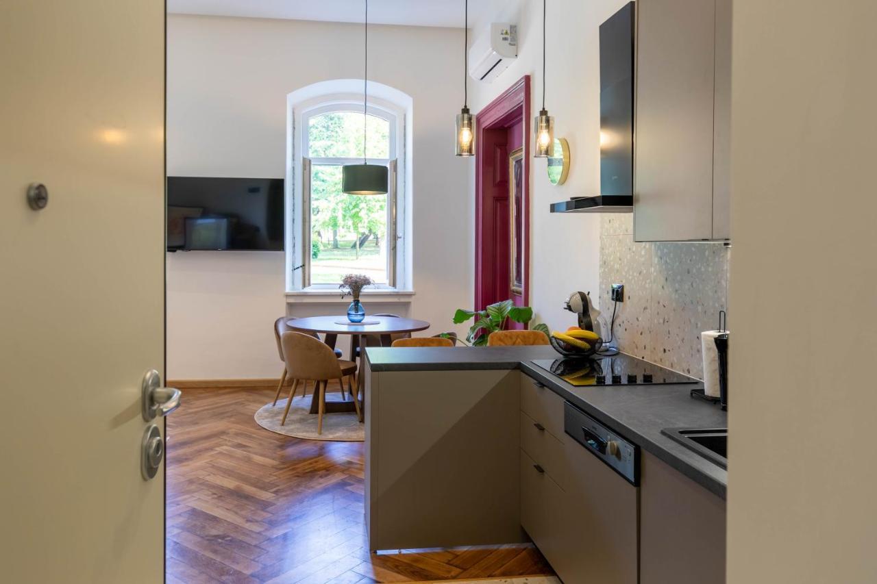 Polai Park Apartments Екстериор снимка